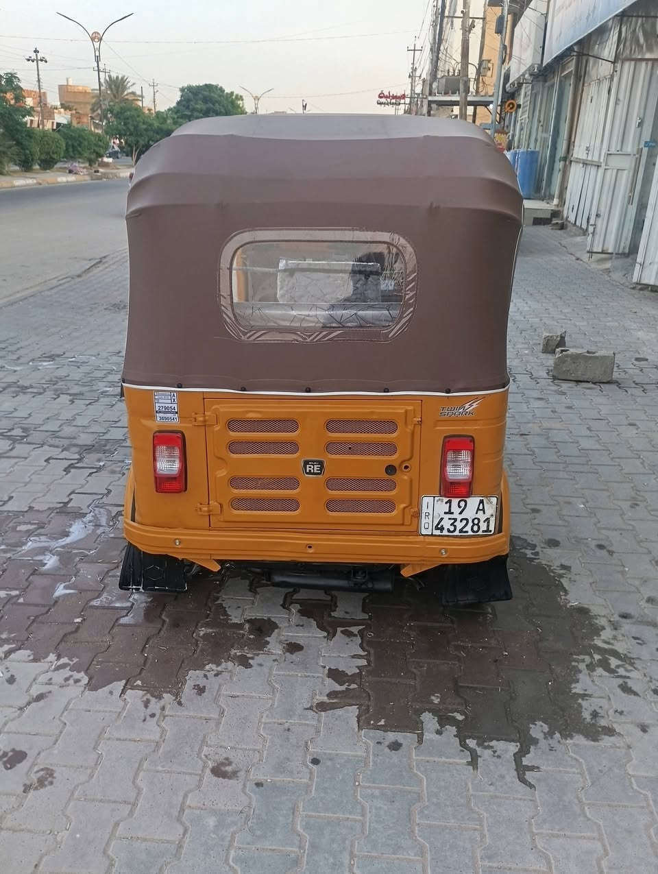 توكتوك • لا تفاصيل