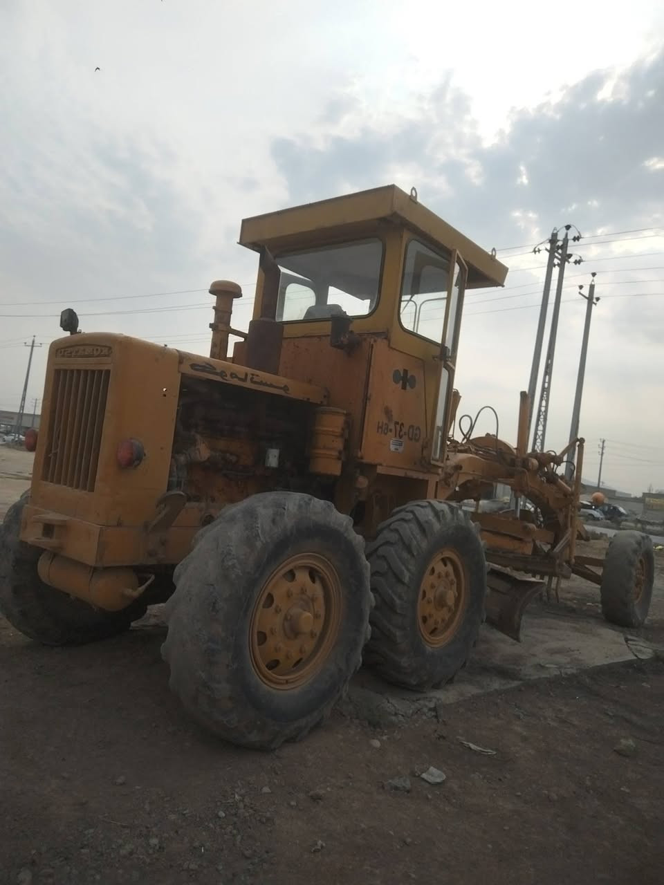 كريدر • كوماتسو • موديل ٨٢