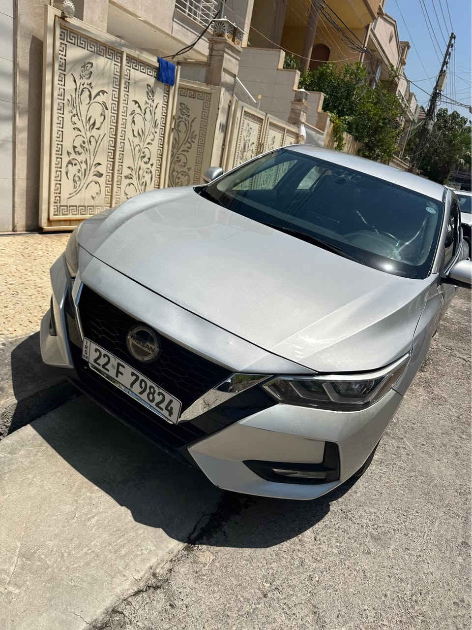 نيسان سينترا موديل 2020 ماشي 60 مايل بيها خمس قطعات و نص صبغ يونيدو جاملغ سكن و نص باب سكن امريكا وبابين مال سائق و نص جاملغ خلفي مواصفات SV 
مابيها مصروف هزه و فحص جديد عليها غرامه 8 ورقات 
مكان أربيل *********** أربيل, العراق
