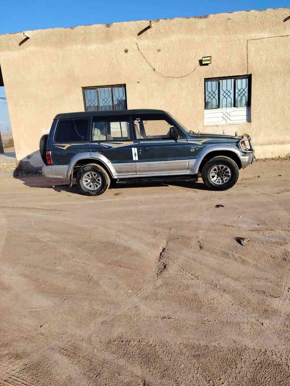 سيارة باجيرو للبيع محرك وكير بلادي موديل ٩٩ نظيفه حدادية وكهربائيات رقم أربيل ل٣٠٣٠ داخله هزه ومداور ثاني يوم ***********
واتساب ***********
