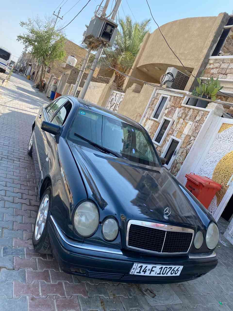 السلام عليكم اخوتي مارسدس ام عيون مديل 96بسمي شخصيا سنويه وهزه جديده تحويل مباشر محوره مكينه3000وكير خير من الله مصبوغه جماليه تبريد ثلج❄️ تخم تاير نضيف منضومه زنون جديده سنتر لوك ريمونت السعر 75وبيه مجال لشراي بيع او مراوس حسب لقناعه مكاني بلكوت حي الشهداء ***********
