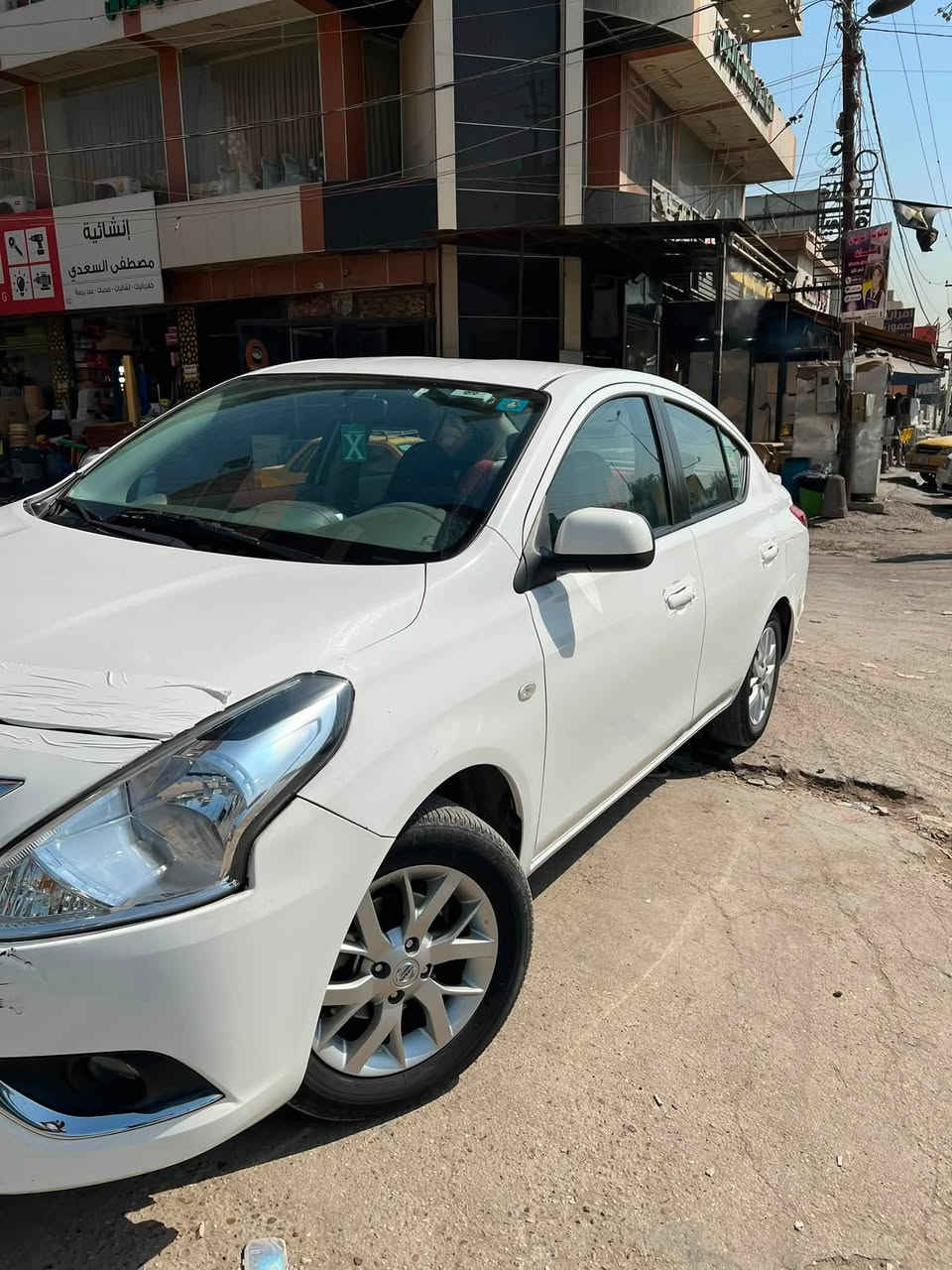 للبيع نيسان سني هندي موديل ٢٠٢٤  بليته زركه ماشيه ٦٥ حساسات خلفيه جام كهربائي ويل كب رقم بغداد  السعر ١١٥ 
مكاني بغداد رقم ***********
