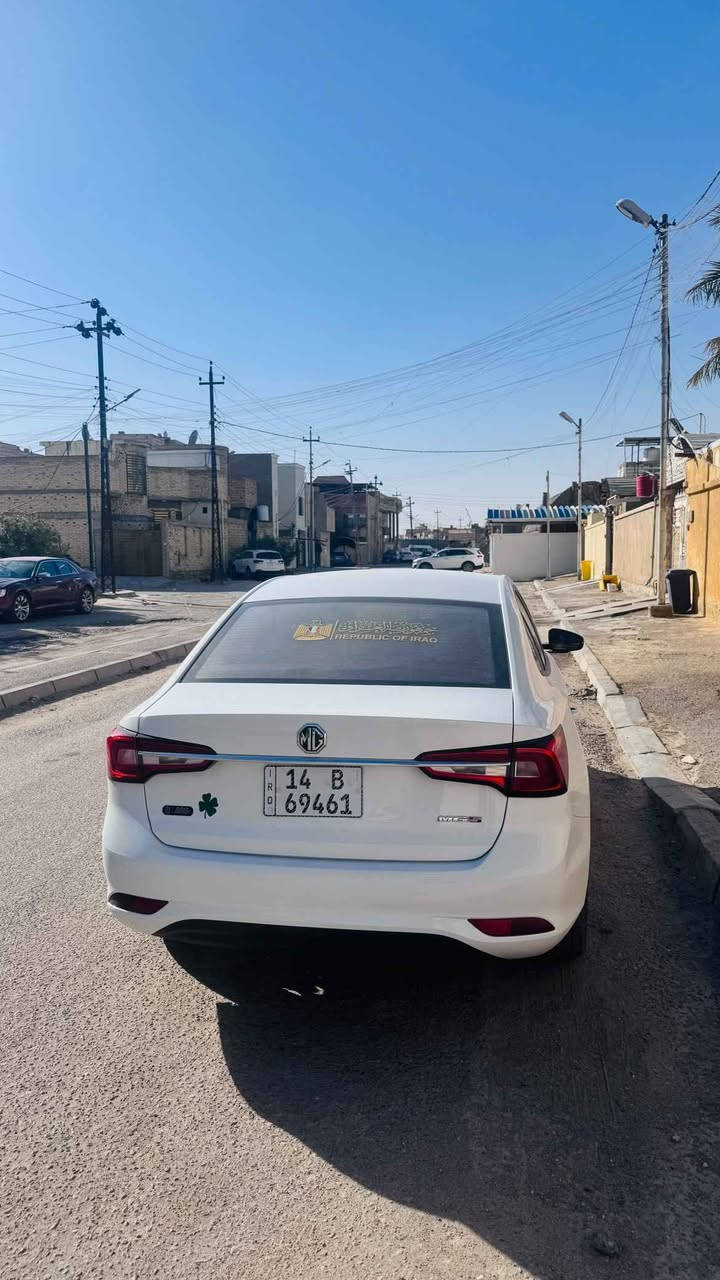 السلام عليكم mg5 مديل 2025  سياره جاهزه مجهزه من جميع النواحي مكينه كير حداده تبريد كله فول سياره باسمي تحويل مباشر رقم بصره جديد سنويه جديده ماشيه 22 الف فقط بيها بارد فقط خشم البنيد الركن وخشم الجاملق الأمامي والباب الخلفي ضربته خفيفه كدامكم بالصورة فقط لا غير السعر 92 وبيها مجال ملاحظه/ السيارة جديدة بعدها بضمان الشركة ٦ سنوات او ٢٠٠ الف كيلو *********** البصرة, العراق
