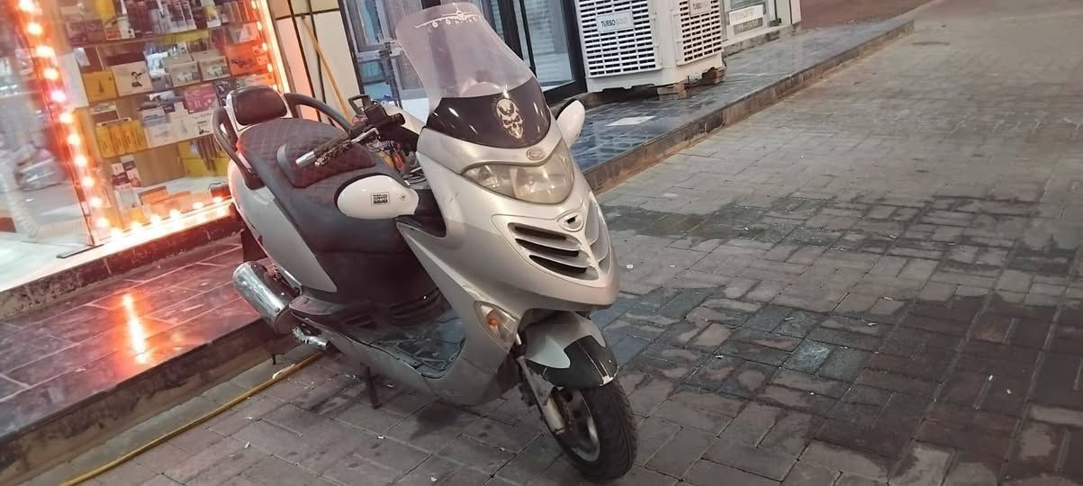 السلام عليكم دراجه للبيع او مراوس  كايمكو مثل ما موضح بالصور
وصل 400

***********
