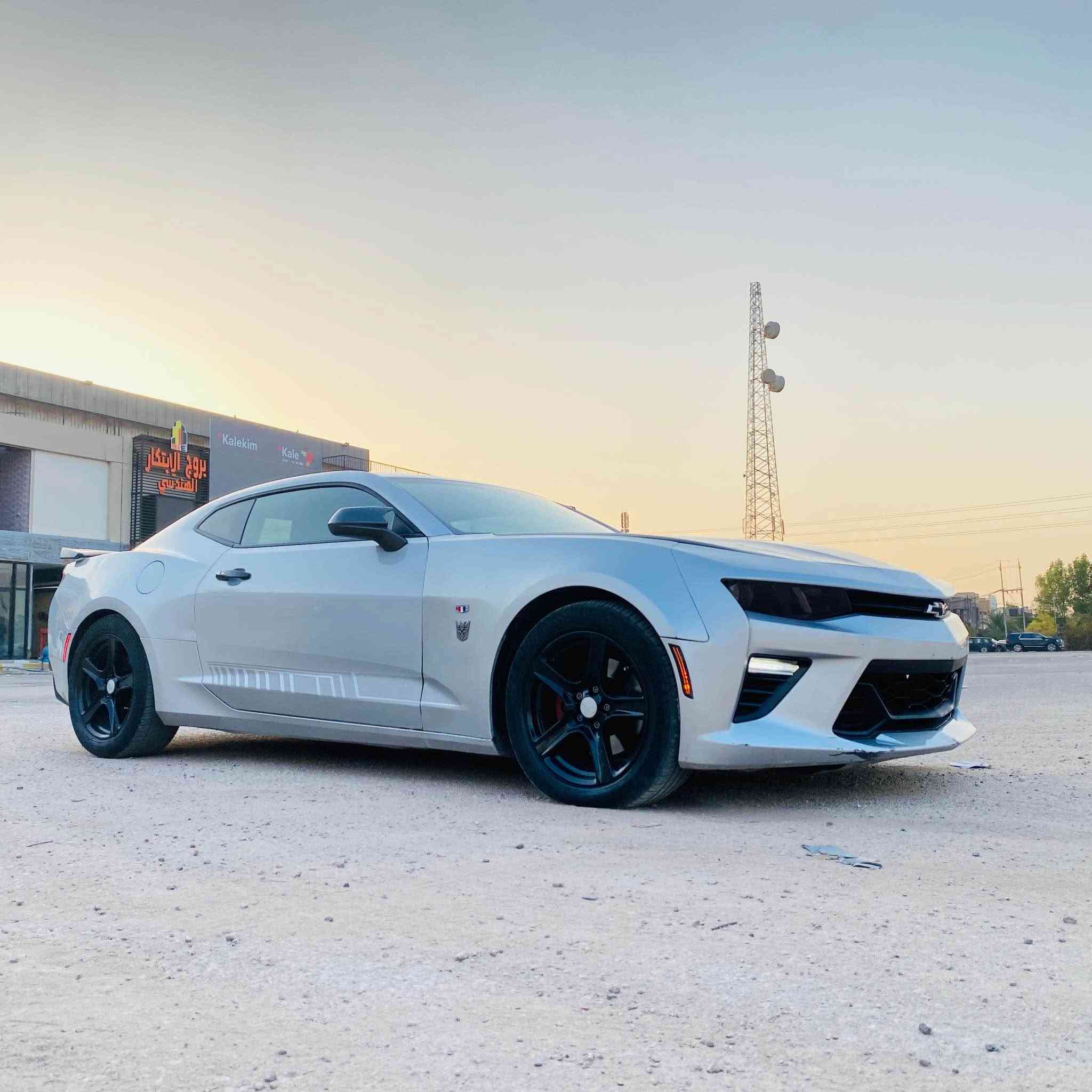 للبيع Chevrolet Camaro Rs
موديل 2017 خمسينية 
ماشية 165 الف/mi
 حادثها جاملغ وبنيد وبيها ملاون جاملغ ثاني وباب الصدر بدون اي ضربه داخلية شاصي لغد كفاله وع فحص 

المواصفات 
✅بصمة
✅تشغيل عن بعد 
✅كراسي كهرباء 
✅نظام صوت دمام 
✅شاشة كامرة بلادي 
✅شفتات ستيرن 
✅ثلاث انظمة قيادة 
✅برمجة براوح وبرمجة كامله للكير والمكينه 
✅كزوز صوت طرب 
✅تخم تاير جديد
✅بطارية جديدة 
✅ادامة كامله للمكينه من بلكات ونوزلات وحساسات 
❌السيارة نقصها صدر امامي بي طكطكه خفيفه ومكينه بيها خيط بخار كلش خفيف وشرط لا صوت ولا تنقيص 
✅السيارة كلش قوية ومال مطارح وعندي فيديوات لقوتها 

السعر—94 —وبيها مجال قليل 

للاستفسار ***********

📍النجف النجف, العراق
