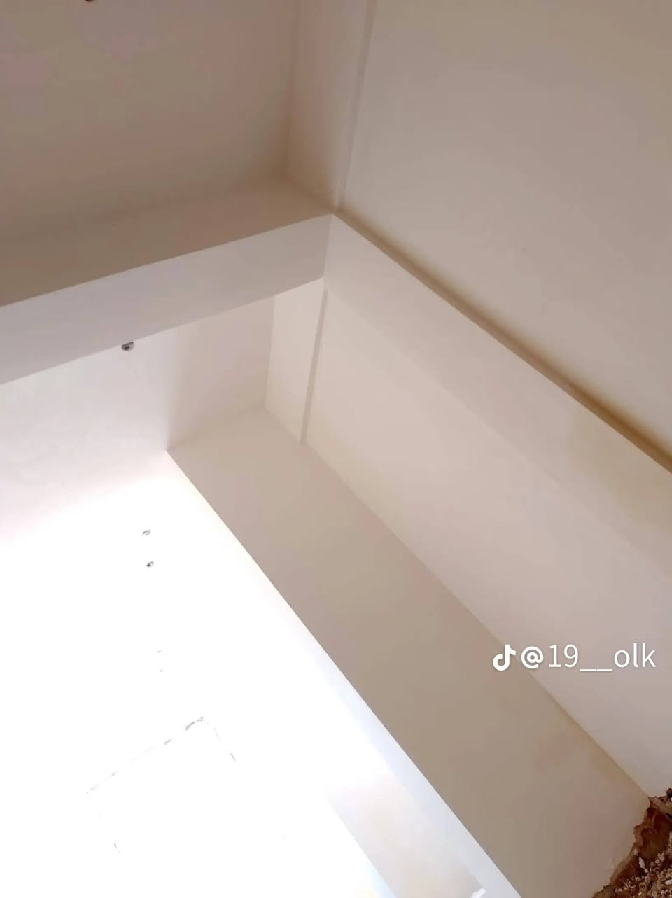 سلام عليكم شغل جص وبياض سعر مناسب ***********

نص مكتوب في الصور:
- j@19__olk
- @19__olk