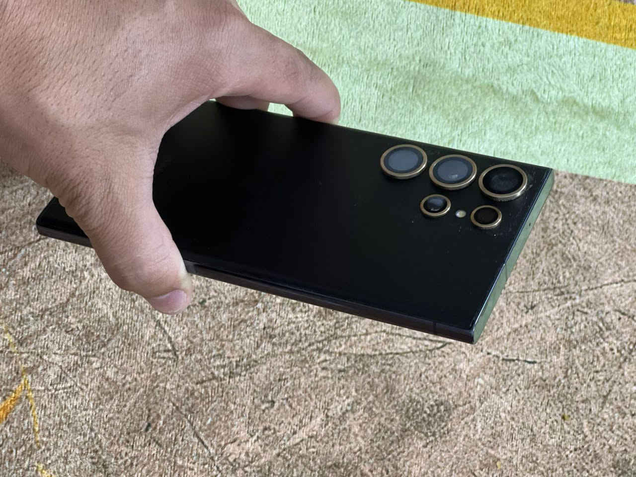 سامسونك S23 الترا للبيع الجهاز نظيف من كل النواحي وخير من الله شاشة مكفولة من الزلغ الذاكرة 256 الداخلية 12 + ديل سيم كارت التقريب x100 الجهاز بي خلل فقط ب كامرا البورترية x1 و x2 يعني التقريب عاطل والظهر فطر خفيف ب حافة وما مبين مكاني بغداد قرب فلكة حي النصر للتواصل *********** متوفر واتساب ورصيد سعرة 725 الف

