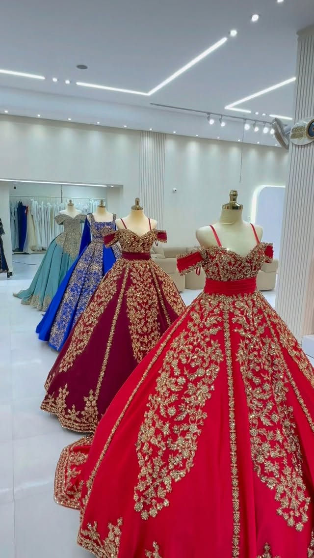 ملابس • ايموجي • وصف ناقص