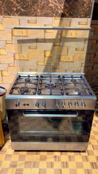 طباخ • ٥ عيون • نظيف جداً