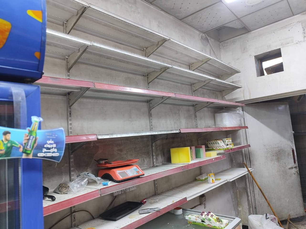 *********** رفوف للبيع جدارية مع وسطيه ومجمدات ومراوح الاتصال على الرقم الموجود بالاعلان
