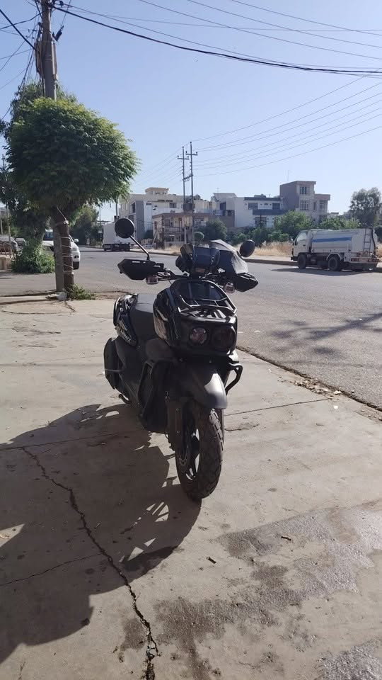 دراجه سكنس جبلي للبيع زيرو
150cc ، 
سرعة 140حقيقي ، 
صارلها 4 اشهر نازله من الرمبه ماشية بَس 2000  ،
نگره سلف  ،
هندر شغال ، 
والدراجة بلاديه  ،
السعر 950 وبي مجال
***********
العنوان رابرين

