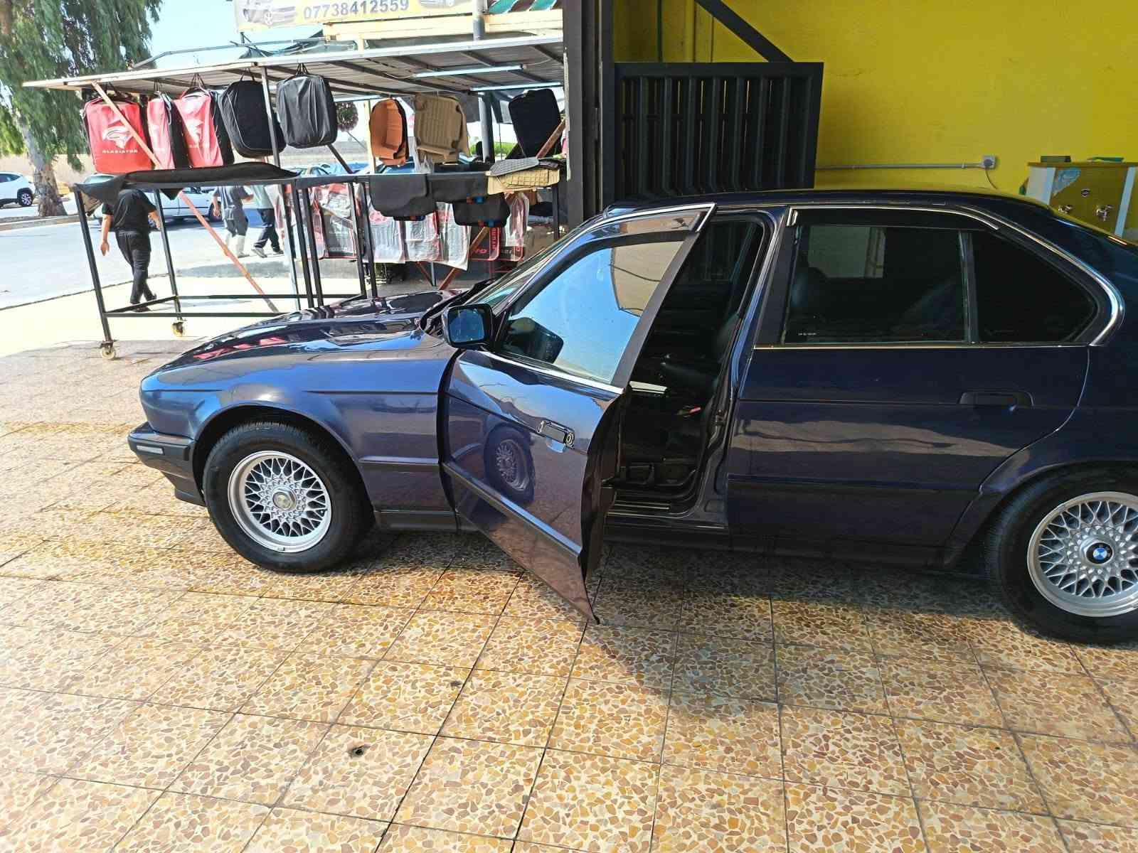 بي ام 535 موديل 91 مكينه فل شرط كير شرط رقم نكليزي سنويه 31 مكفوله من الحادث كشنات جلد جدد طخم جديد سياره مناقصها اي شي  سعرها 55 وبيها مجال
***********
***********
بي ام 535 موديل 91 مكينه فل شرط كير اوتماتيك شرط رقم نكليزي سنويه 31 مكفوله من الحادث كشنات جلد جدد طخم جديد سياره مناقصها اي شي  سعرها 55 وبيها مجال

نص مكتوب في الصور:
- ***********