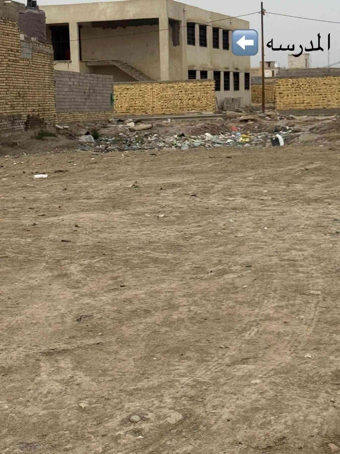 بيت زراعي بي وصل تطويب مساحه 200م
السعر 26 

الدجين الثانيه نهاية شارع حجي كشكول قرب ام البالات شارع الصدرين مجاور المدرسه الجديده 

بناء بلوك عكاده 

يحتوي على 

غرفتين 

وصالتين

 ومطبخ

ومجمع صحيات 

وساحه كبيره 

واتساب *********** علاء بدر

نص مكتوب في الصور:
- المدرسه