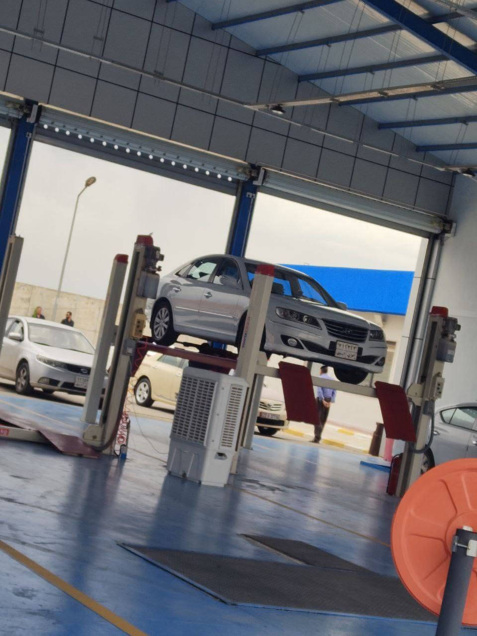سلام عليكم 
ازيرا موديل 9 محدثه بچم 11 
السيارة باسمي تريد وكالة تريد تحويل 
السيارة جاهزة للاخير 
حدادية جديدة تخم تاير جديد مكينه جديدة 
الكير بي مشكلة  والسيارة تمشي طبيعي ترايك وين متريد 
السيارة كفالة عدا باب سايق بي طخه وما مصلحه عفته موضحه بصورة  سونار مرفق بلمنشور
سعره 115 وبيها مجال عنواني النجف حي الجامعة 
***********
