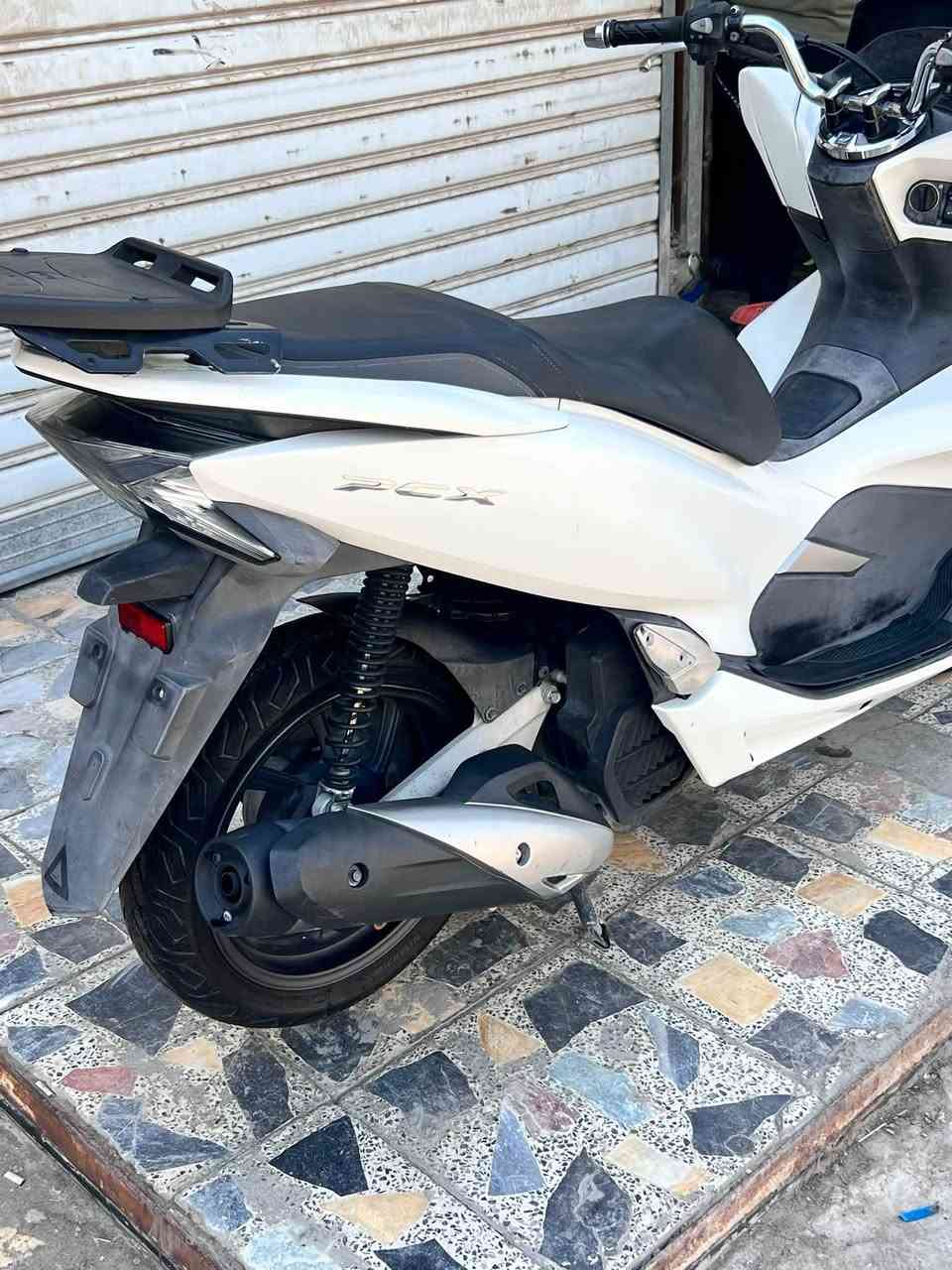 سلام عليكم PCX جيل الثالث يابانيJF هايبرد
الدراجه بحاله الوكاله بعدهة بلزكات الرمبه

ومنفيسهة وكتلوكاتهة موجودات k✅

الدراجه كفاله من التاير للتاير اي نقص مابيه 

وشرط الضمان ✅

مكاني الامين الثانيه 

شراي اتصل ***********
