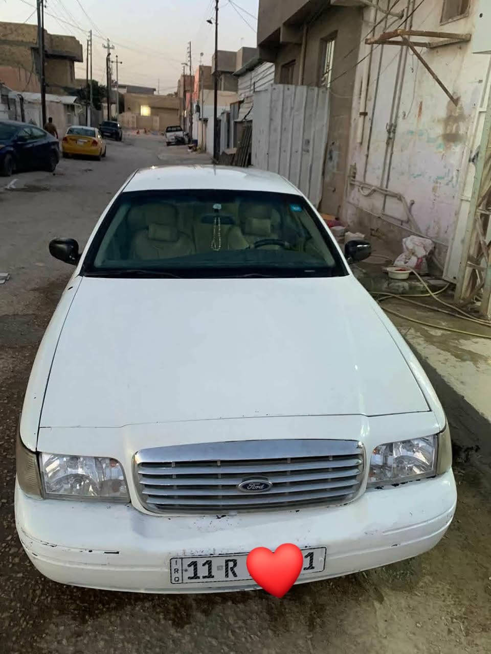 السلام عليكم
فورد فكتوريا موديل 2007

رقم بغداد انكليزي   هزه جديده

تبريد شغال
مكينه بحاله جيده
تايرات بحاله جيده
حداديه جيده
الكير بي مشكله ال D  ماكو  يعني السياره ليكدام متمشي فقط ليوره   الكير ينزل من سعره 

السعر ب 44 الرقم ***********    ***********
