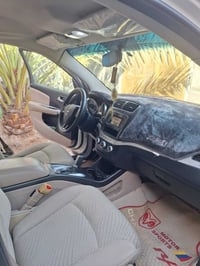 دودج جورني SXT • ٢٠١٥ • حادث بسيط