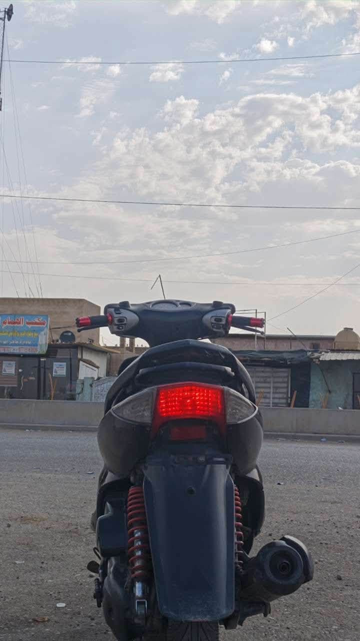 سلام عليكم حبايب سكنس نثيه للبيع او مراوس بفحل الدراجه تخبل شوفت عينك شلعه ومعدل مكينه 58/5 مكينه خرسه متسمع صوته تجي تفحص وتاخذه للاستفسار *********** مكاني كميره جزيره بغداد سياحيه
