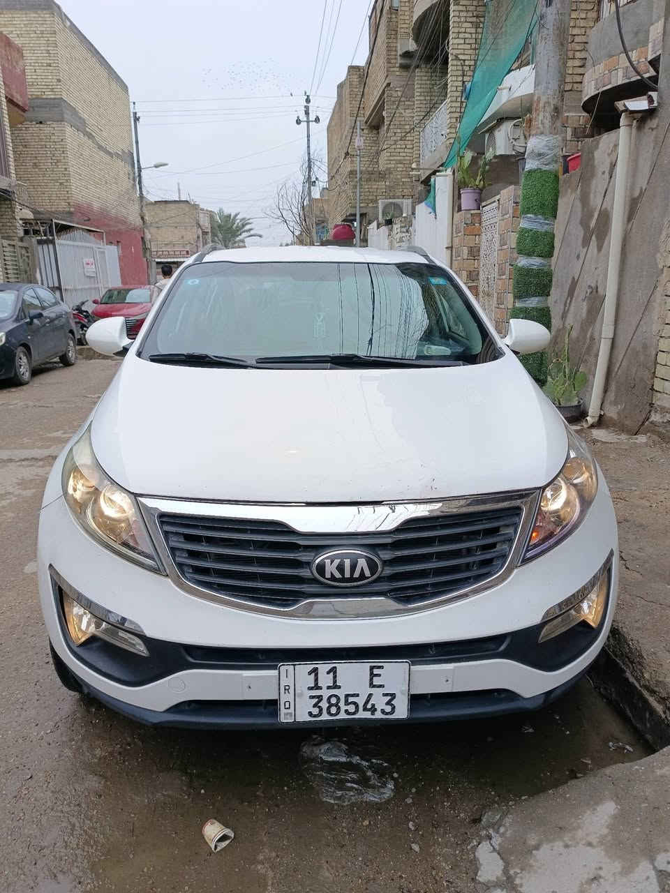 سبورتج موديل 11 خليجي 
سلام عليكم سبورتج 11 محرك 2000 للبيع السيارة محرك بحالة ممتازة مشيها ممتاز تجي وتفصح السيارة ما ناقصها شي مثل ما واضح بالصورة رقم بغداد باسمي تحويل ثاني يوم سعرها 118 وبيها مجال 
رقمي _ *********** عنواني بغداد / حي اور .
