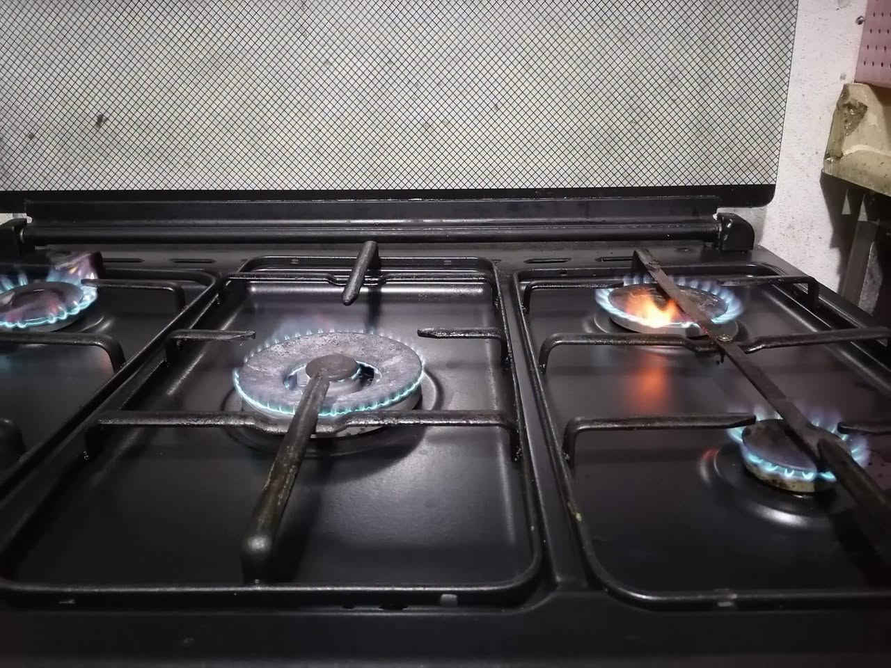فرن ٥ عيون • نضيف • شغال فوك وجوه