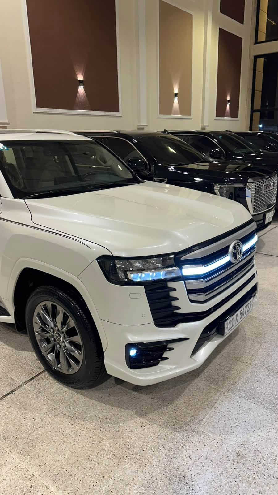 السلام عليكم 🌹
🚘 للبيع أو المراوس

لاندكروز 2024
SAS Limited أصلية
📍 ماشية: 32,000 KM

✅ السيارة مكفولة كفالة عامة من كلشي
⚠️ فقط توجد رصعة بسيطة جداً بالباب الخلف الصدر مسحوبة سحبة بسيطة جداً.

🔹 باقي السيارة مكفولة كفالة عامة من كلشي.

📍 موقع السيارة: بغداد – النهضة

📞 للاستفسار: ***********

