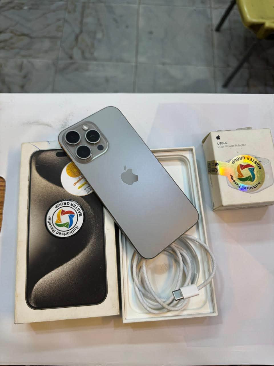 ايفون 15 برو ماكس 256
بطارية %88‎
نضافة 100‎%‎
ضمان شركة ماستر
مستحيل تحصل هيج نضافة وهيج بطارية عالية 
استخدام قليل 
السعر مناسب  
***********
العنوان القطاع شارع السوك مجاور عوينات الكرار 
مركز الشمس
