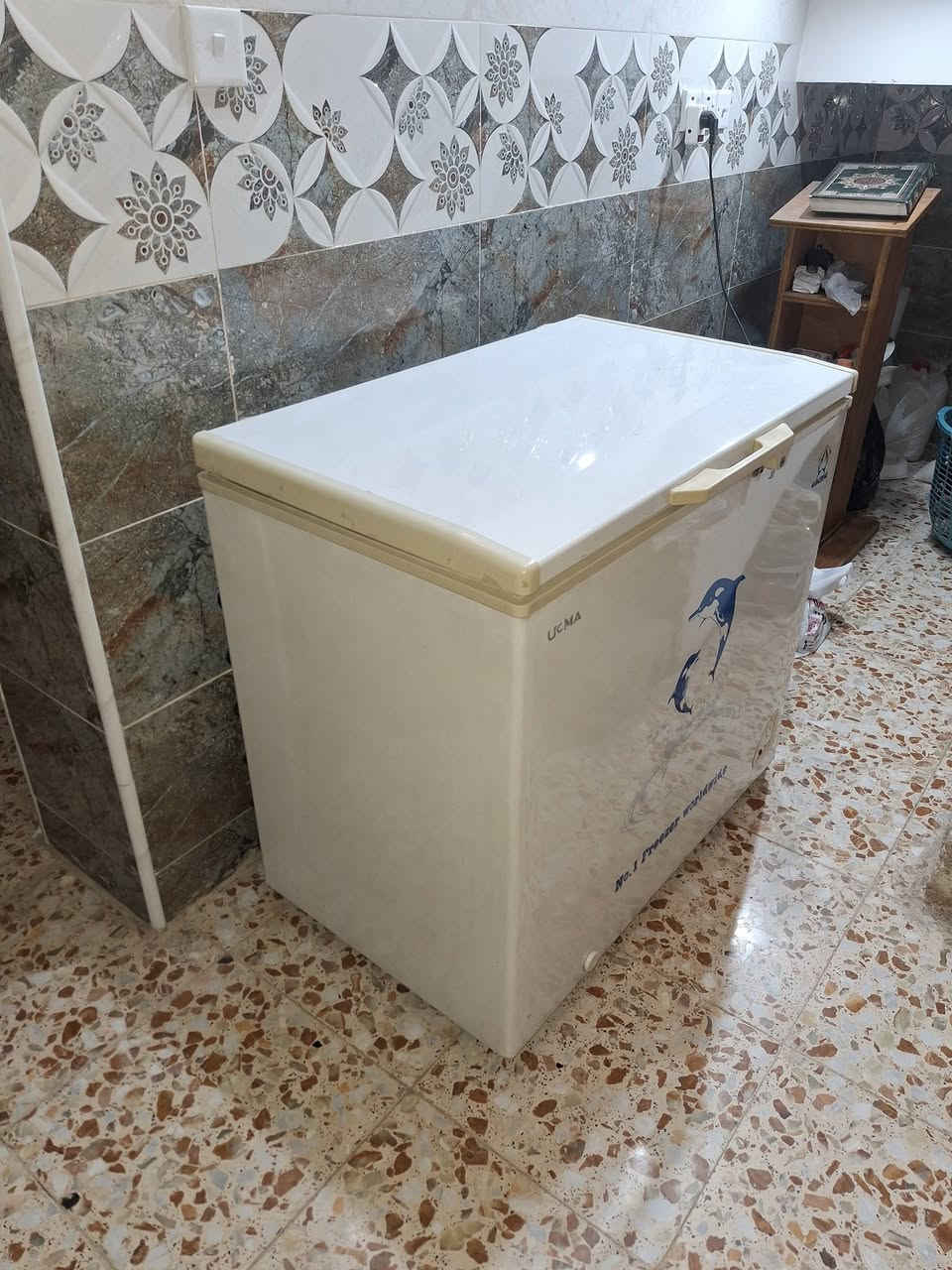 السلام عليكم مجمدة ام دولفين للبيع شغالة وعلى فحص سعر ١٦٠ عنوان الشعب ***********

