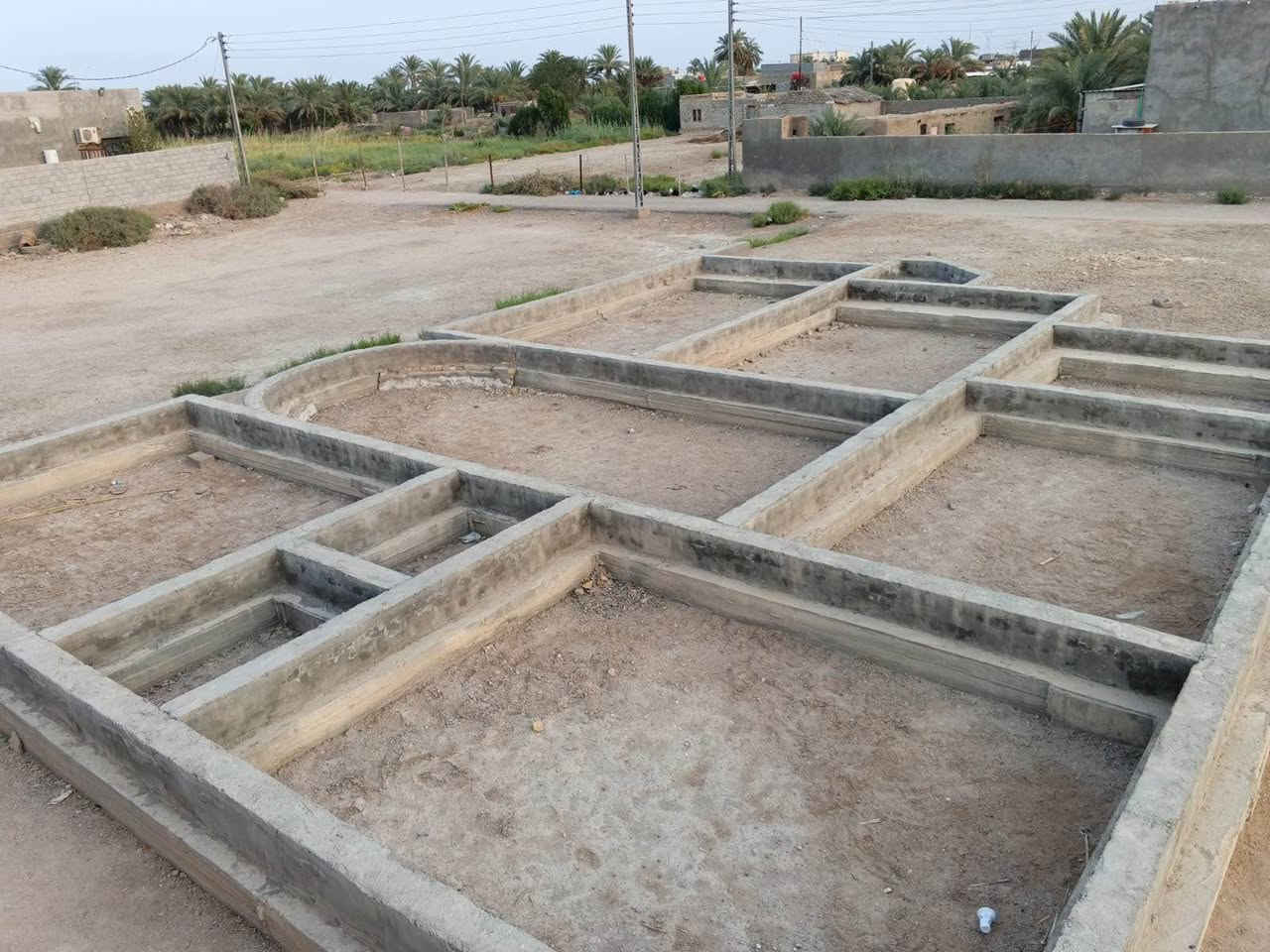 أرض للبيع • بتلو ٢٠٠م • البصرة القرنة