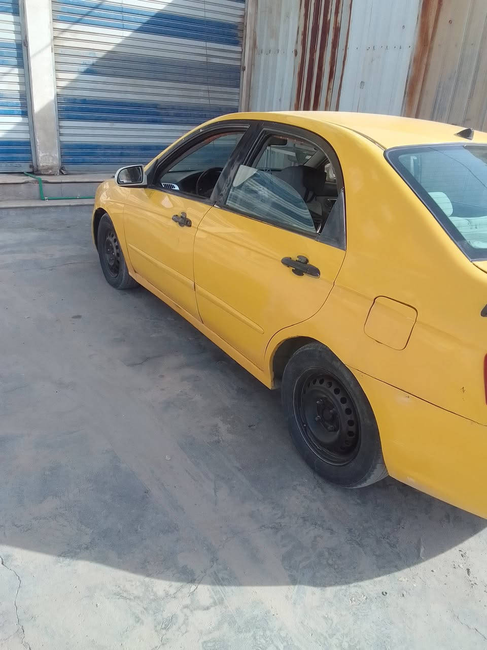 كيا سبكترا امريكي موديل 9
كير محرك كفاله مصفره هيئه غرامات 
سنويه لل2031 بااسمنه السياره مكاني ناصريه 
ضربته جاملغ خلفي من امريكا مكفوله من العيب الشرعي والاصوليات رقم دولي هاي كل تفاصيل شراي خابرني مو شراي لاتضل سنه سولف وماتجي السعر 63وبيه مجال للشرلي سياره جاهزه بوجهك للشارع رقم تلفوني *********** ملاحظه طلع بيه عيوب عود طيح من سعرها كلمن وسعره وسوك كلشي بي تحياتي
