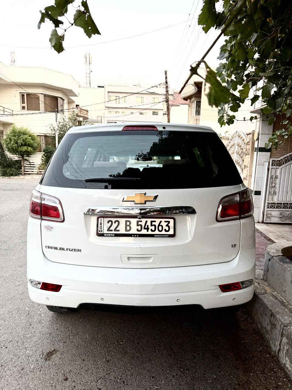 بلايزر 2018 وكالة المنصور
رقم اربيل 
مكفولة كفالة عامة من ضربة وصبغ فقط بيها كد شبر  موضح بل صور  ناشرها 
محرك 3600
محرك كير مكفول 
تبريد 3 قطع 
ادامة كاملة بيها 
سيارة 7 راكب 
شاشة كبيرة كاميرا 
مري شفط 
سيارة حلوة ومتعوب عليها 
العنوان الكاظمية 
السعر 150 بيها مجال بسيط 
***********
