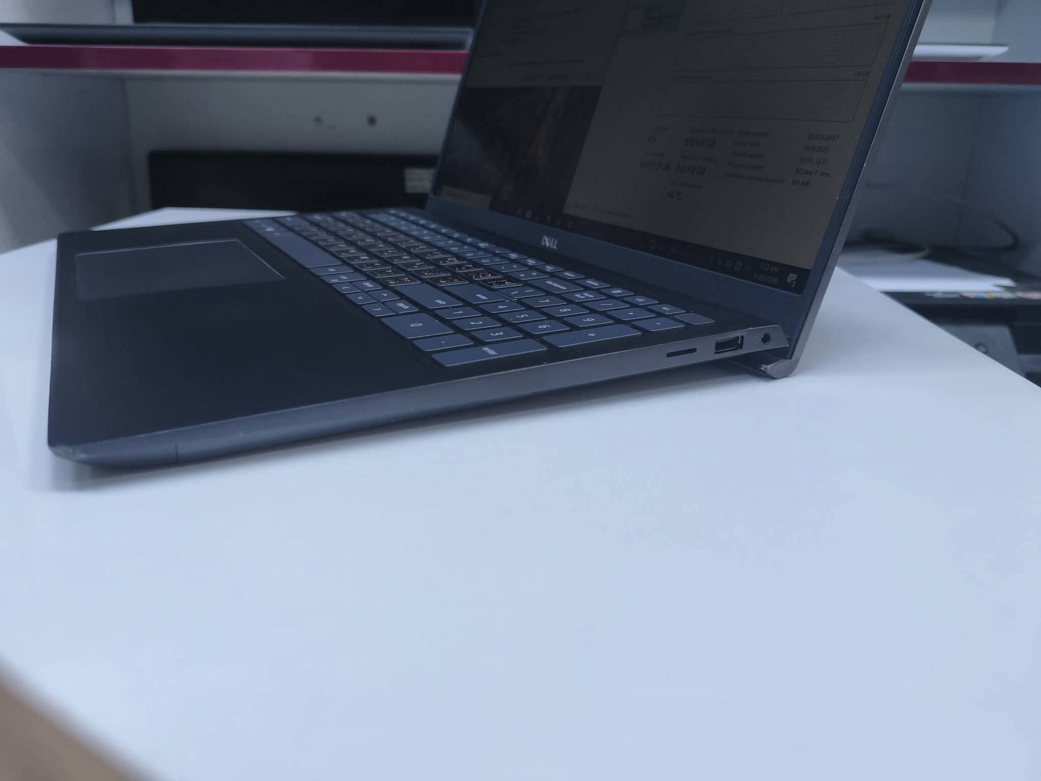 ‏
‏توفر Dell Vostro 7500 جيل عاشر فئة hبسعر 600
‏I5 10H
‏16G DDR4 
‏512GB SSD 
‏حجم الشاشه 15.6 دقه FHD
‏
‏كرت شاشه داخلي intal R UHD Graphics 
‏كرت شاشه خارجي Nvidia gtx 1650ti 4G
‏
‏كامل شامل واصل 600 الف دينار

نص مكتوب في الصور:
- DirectX Diagnostic Tool
- System Display 1 Display 2 Sound Input
- This tool reports detailed information about the DirectX components and drivers installed on your system.
- If you know what area is causing the problem, click the appropriate tab above. Otherwise, you can use the "Next Page" button below to visit each page in sequence.
- System Information
- Current Date/Time: Tuesday, September 22, 2026, 7:46:36 AM
- Computer Name: DESKTOP-LUM091G
- Operating System: Windows 10 Pro 64-bit (10.0, Build 19045)
- Language: English (Regional Setting: English)
- System Manufacturer: Dell Inc.
- System Model: Vostro 7500
- BIOS: 1.24.0
- Processor: Intel(R) Core(TM) i5-10300H CPU @ 2.50GHz (8 CPUs), ~2.5GHz
- Memory: 16384MB RAM
- Page file: 3570MB used, 15519MB available
- DirectX Version: DirectX 12
- ✔ Check for WHQL digital signatures
- DxDiag 10.00.19041.5794 64-bit Unicode Copyright © Microsoft. All rights reserved.
- Help
- Next Page
- Save All Information
- Exit
- Microsoft
- Edge
- Type here to search
- Task Manager
- File Options View
- Processes Performance App history Startup Users Details Services
- CPU
- 1% 1.65 GHz
- Memory
- 3.4/15.8 GB (22%)
- Disk 0 (C:)
- SSD
- 0%
- GPU 0
- Intel(R) UHD Graphics
- GPU 1
- NVIDIA GeForce GTX...
- 0% (44 °C
- GPU activity
- GPU
- NVIDIA GeForce GTX 1650 Ti
- 3D 0% Copy 0%
- Video Encode 0% Video Decode 0%
- Dedicated GPU memory usage 4.0 GB
- Shared GPU memory usage 7.9 GB
- Utilization
- GPU Memory
- 0.0/11.9 GB
- Dedicated GPU memory
- 0.0/4.0 GB
- Shared GPU memory
- 0.0/7.9 GB
- Driver version:
- Driver date:
- DirectX version:
- Physical location:
- Hardware reserved memory:
- 32.0.15.8157
- 10/9/2025
- 12 (FL 12.1)
- PCI bus 1, dev...
- 161 MB
- GPU Temperature
- 44 °C
- Fewer details
- Open Resource Monitor
- 7:52 AM
- 9/22/2026
- صافي غالبا 25°C
- DirectX Diagnostic Tool System Display Display 2 Sound Input This tool reports detailed information about the DirectX components and drivers installed on your system. If you know what area is causing the problem, click the appropriate tab above. Otherwise, you can use the "Next Page" button below to visit each page in sequence. System Information Current Date/Time: Tuesday, September 22, 2026, 7:46:36 AM Computer Name: DESKTOP-LUMB91G Operating System: Windows 10 Pro 64-bit (10.0, Build 19045) Language: English (Regional Setting: English) System Manufacturer: Dell Inc. System Model: Vostro 7500 BIOS: 1.24.0 Processor: Intel(R) Core(TM) i5-10300H CPU @ 2.50GHz (8 CPUs), ~2.5GHz Memory: 16384MB RAM Page File: 3570MB used, 15519MB available DirectX Version: DirectX 12 Check for WHQL digital signatures Help Next Page Save All Information Exit Task Manager File Options View Processes Performance App history Startup Users Details Services CPU 1% 1.48 GHz Memory 5.4/15.8 GB (22%) Disk 0 (C:) SSD 0% GPU 0 Intel(R) UHD Graphics 0% GPU 1 NVIDIA GeForce GTX 17... 0% (44 °C) Dedicated GPU memory usage Shared GPU memory usage GPU NVIDIA GeForce GTX 1650 Ti 3D 0% Copy Video Encode 0% Video Decode 0% 4.0 GB 7.9 GB Utilization 0% GPU Memory 0.0/7.9 GB Dedicated GPU memory 0.0/4.0 GB Shared GPU memory 0.0/7.9 GB Driver version: Driver date: DirectX version: Physical location: Hardware reserved memory: 32.0.15.8157 10/9/2025 12 (fl_12.1) PCI bus 1, dev... 161 MB GPU Temperature 44 °C Fewer details Open Resource Monitor 25 °C صافٍ غالباً 7:52 AM 9/22/2026