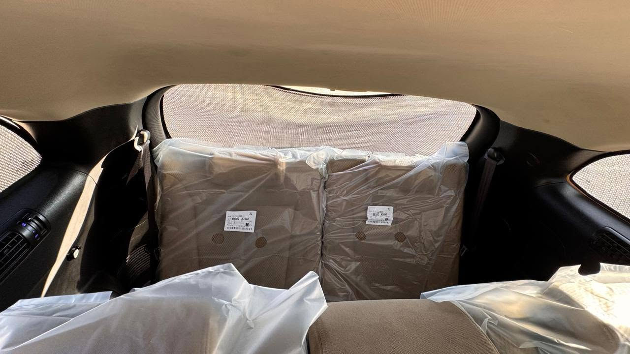 سنتافي 2012
لون ابيض سبعه راكب 
محرك v6   3.5 L
4×4 فور ويل 
3 قطع تبريد 
داخل عسلي 
تخم تاير عنكبوت 
كشنات تحكم كهربائي 
سياره نضيفه دواخل كلش حلوه 
بيها ملاحضات بسيطه في الكشر 
رقم بغداد بسمي تحويل مباشر 
للستفسار التصال على  👇 

***********
*********** 

مكاني بغداد
