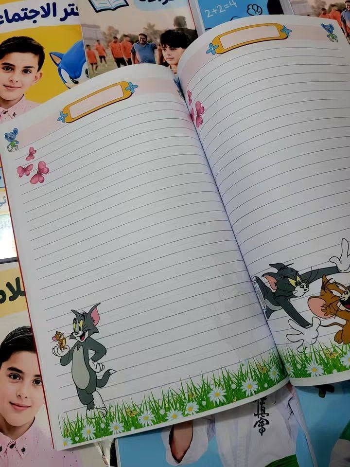 يتوفر تصاميم دفاتر يخبل حسب طلب زبون حجز مراسلة صفحة سعر دفتر 5الف كبس 
وسيم 6 الف

نص مكتوب في الصور:
- vss20 *********** ٢٥ مكتب الزعيم حي ميسان
- الاسم / محمد رضا حسين علي
- الصف / الثاني الابتدائي
- المدرسة / نون الابتدائية الاهليه
- دفتر الرياضيات