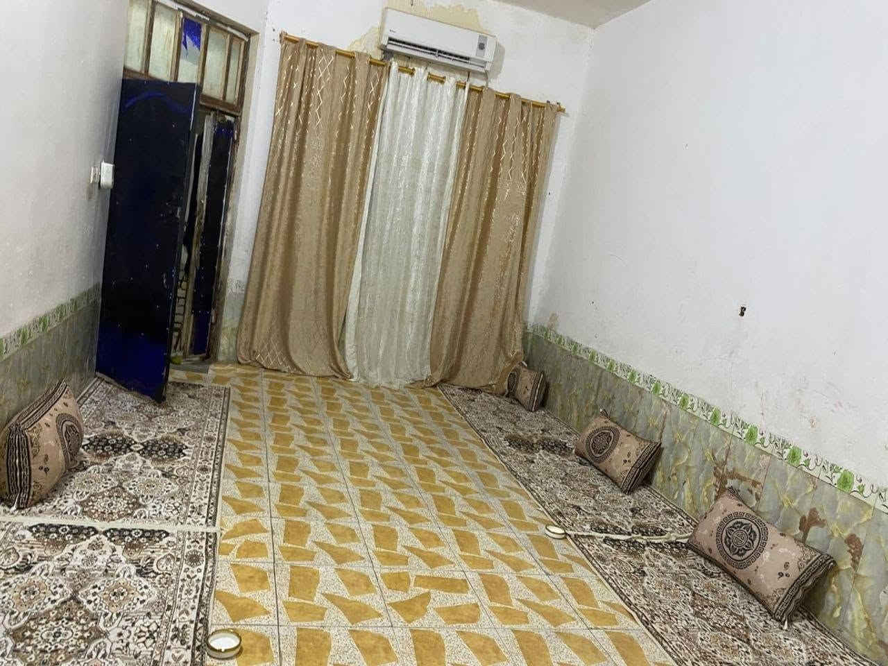 سلام عليكم بيت زراعي مساحه 112م  السديناويه مقابيل مكولات العصافير مجاور مركز حلاقه اوسلو 
قريب ع شارع العام الرئيسي دقيقه وحده
بناء طابوك عكاده تفاصيل البيت غرفه وصاله ومطبخ وديوانيه وحمامات سعر مناسب جداً
للاستفسار ***********

      _______________________________
عندك #بيت للبيع او #للايجار دزلي تفاصيله وسعره ع الخاص بيع وإيجارات سريعه ان شاء الله والتسهيل من الله / تفضلوا خاص اوالاتصال على الرقم التالي 
      _ _ _ _ __***********_ _ _ _  __
                 مكتب الـسـلام للعقار
