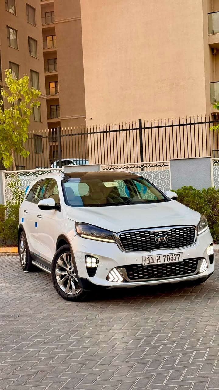 بيع او مراوس حسب القناعة السلام عليكم سورنتو 2020 خليجي الدولية اعلى فئة فول مواصفات vip السيارة عليها ادامة كاملة بولش ونانو سيراميك وبلحقيقه بعد احلى من الصور 
ماشية 85 الف حقيقي
محرك وكير كفالة وصدر كله على وضع الشركة 
بصمة دخول و بصمه تشغيل
بانوراما و خمس كامرات 
مري شفط
زنون بلادي ٣ عدسات 
هاند بريك بصمة و اوتو هولد 
حساسات امامية وخلفية
شاشة كبيرة تدعم نظام كار بلي
كشنات جلد مع تدفئة وتبريد كشنات امامية
تدفئة كشنات خلفية 
كشنات كهرباء السائق والراكب
تبريد منفصل مناخي 
بردات خلفية بلادية
ويل كب كروم 
يدات نيكل
جنطة كهرباء 
لد امامي وخلفي
السيارة باسمي سنوية ووارقام كله جديد بيها صبغ فقط نصف البنيد صبغ بدون حادث وشرط الفحص 
السعر 238 وبيها مجال بسيط مكاني بغداد حي الحسين 
***********
