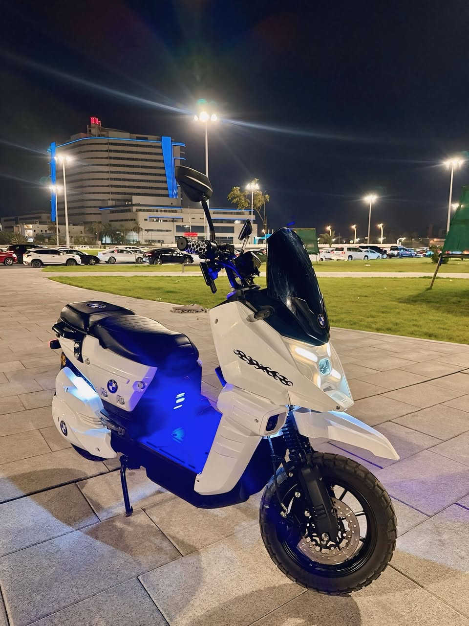 سلام عليكم 
دراجه الاباتشي شحن 
ملف 3000
6بطاريات 
32امبير 72ڤولت 
بصمتين وسويجين 
تشغيل عن بعد 
إنذار مانع سرقه 
ماشيه 2800
لايت عالي ناصي 
اشاير يمنه يسرا 
الدراجه جديده حيل ونضيفه 
الموقع البصره زبير 
السعر 950الف 
رقم الهاتف***********
