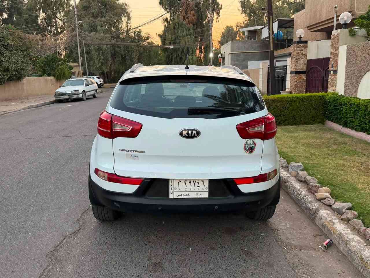 سلام عليكم حبايب سبورتج 20013 لون ابيض خليجي سياره كلش نضيفة كفاله عامة ماعده شويه بيه بارد السيارة باسمي تحويل ثاني يوم ماشية 185 تبريد خير من الله تخم تاير جديد رقم سيارة بغداد مكان سياره صليخ ل 600 الاستفار على الرقم الهاتف *********** 

السعر 140 وبيها مجال قليل
