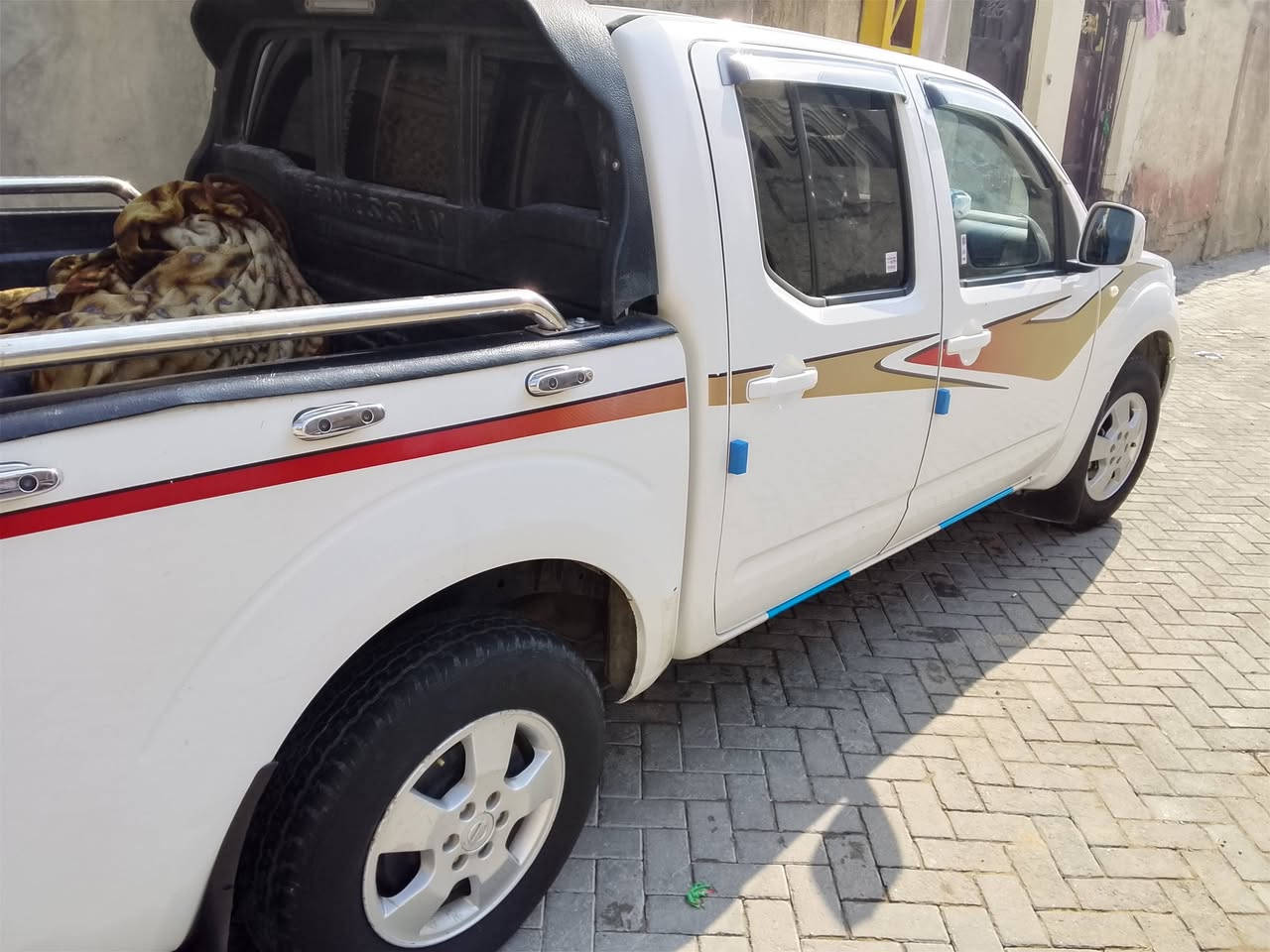 نيسان نيفارا • ٢٠١٤ • مكيف وسونار