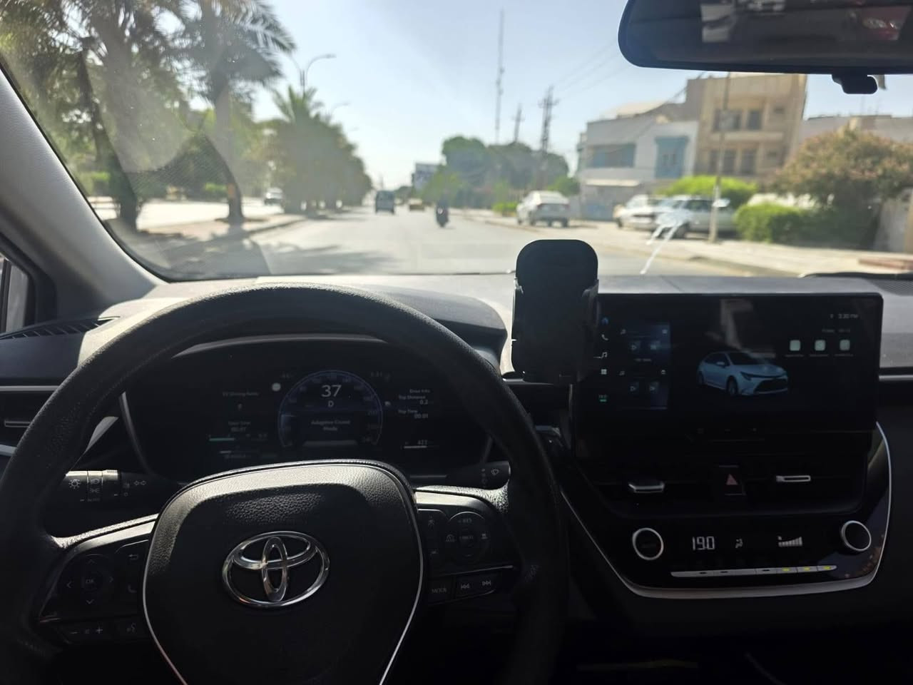 السلام عليكم
كورلا  شكل امريكي هايبرد موديل 2024
رقم أربيل تحويل ثاني يوم أو وكاله
سعر 155$ بيه مجال  سياره كفاله عامه  كير ومحرك وبدون ضرر او صبغ 
بس دعاميه بيها شخوط واكو رصعه بل قبغ مال صندوك مكحلة  
الهزة تنتهي سنة 2027 
عداد المسافة 43 الف 
 مواصفاته
فتحه سقف //بصمه تشغيل عدد 2 //تبريد قطعتين //شاشة جبير
كاميرا خلفية //رادار امامي //مثبت سرعة //تحكم ستيرن
اوتو هولد //هاد بريك بصمة //حاكية داخلية
سيارة بيها عازل حراري والبنيد مغلف PPF
بيها سبايدر اسود واليدات مغلفة اسود مع المري 
مكان سياره بغداد او اربيل 
رقم هاتف *********** أربيل, العراق
