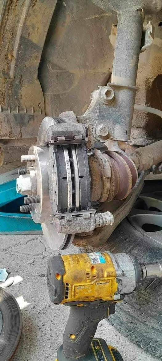 فیتەری گەڕۆک لە سلێمانی ***********بۆ کردنەوەو چاککردنی پێش و دوای سەیارەی بەنزین و گۆڕینی فیتپەمپ و تەبەڵە و بۆڵت و ڕۆت و شەمعە و بوشی عەرەبانە و بانس و فلنجە قوڵاغی گێرو قوڵاغی مەکینە و دیلەمۆ و سلف لەماڵو شوێنی کارتان یان لەهەر شوێنێ پێویستان بو پەیوەندی بکەن *********** السليمانية, العراق

