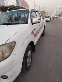 هايلوكس ٢٠١١ • اوتوماتيك • رقم دولي