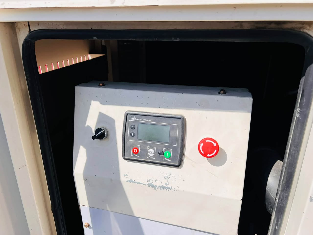 بيركنز • 50 KVA • ساعات قليلة