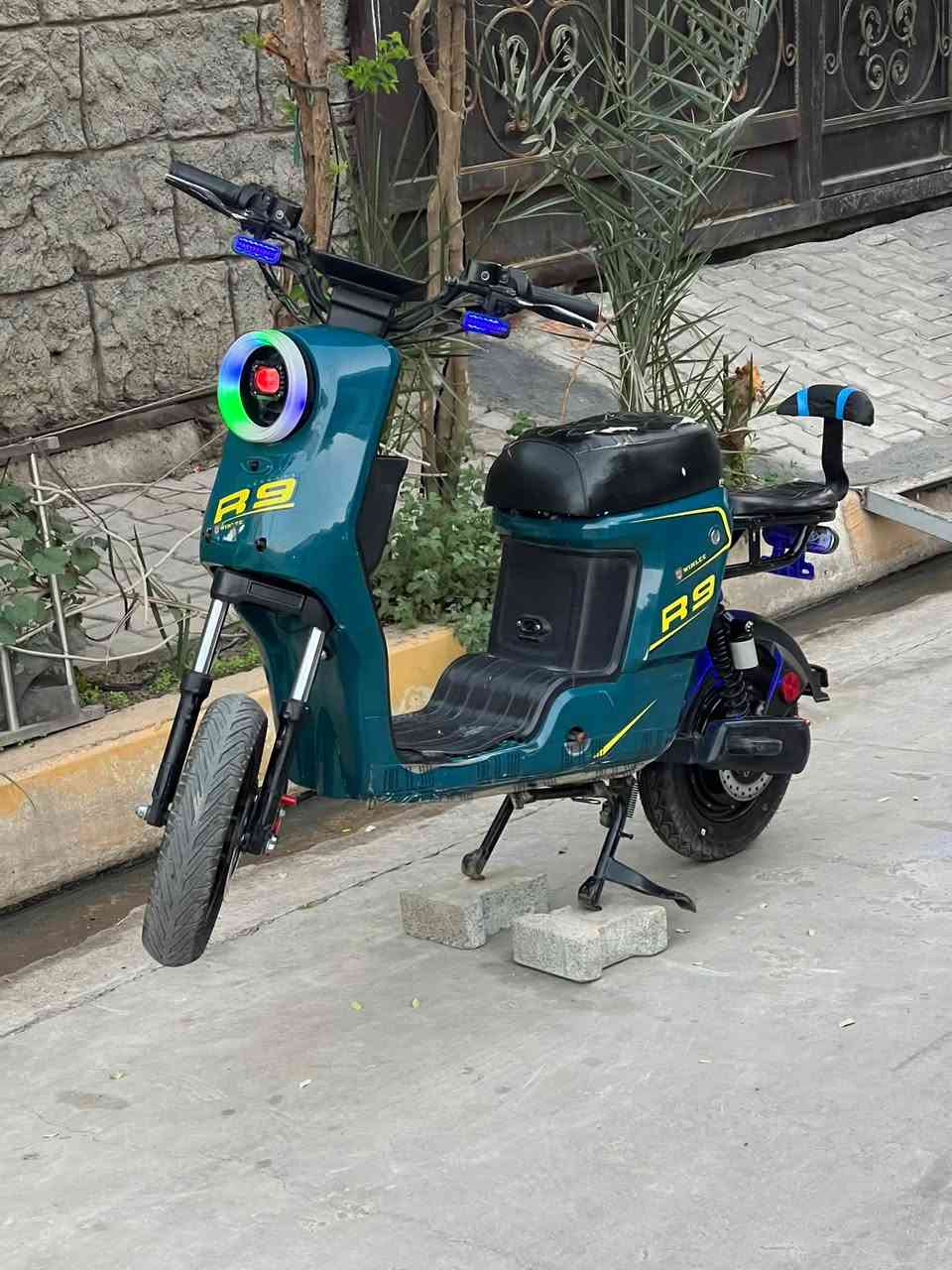 R9 • موديل ٢٠٢٥ • بطاريات شرط