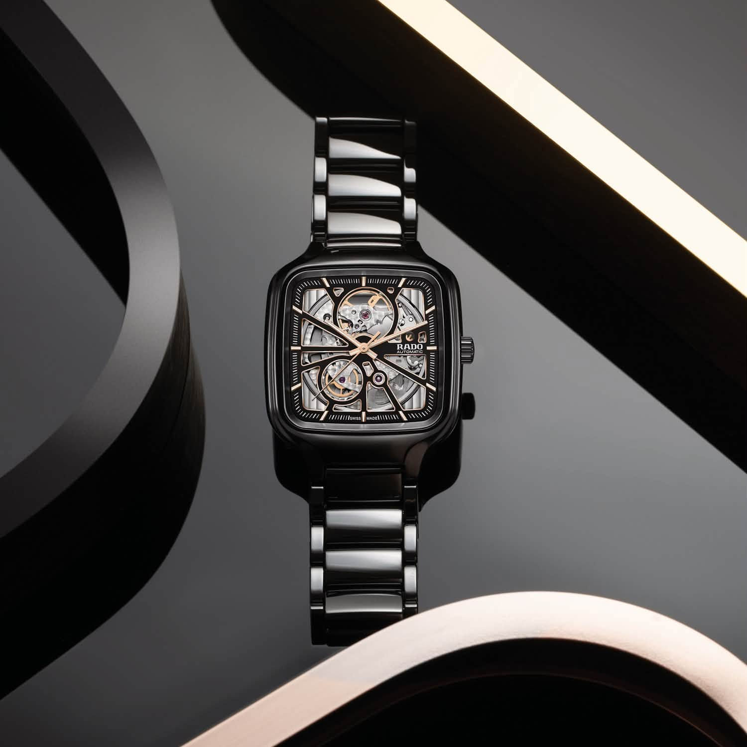 ✨ للبيع ساعة نادرة ومميزة من Swiss Made – RADO True Square Skeleton ✨

تصميم فاخر ومميز لعشّاق الساعات الأصلية والأوتوماتيك! 💎⌚

المواصفات:

🔹 البراند: RADO – رادو السويسرية الأصلية 🇨🇭
🔹 الموديل: True Square Automatic Skeleton، بتصميم مربع فاخر من السيراميك الأسود مع مينا Skeleton تُظهر تفاصيل الحركة الداخلية للساعة.
🔹 الكارت والضمان: الساعة تأتي مع الكارت والبوكس الأصلي الخاص بها، بالإضافة إلى جميع الأوراق وكروت الضمان كاملة.
🔹 مكان الشراء: مشتراة من الوكيل الرئيسي Swiss Time / Family Mall – أربيل، وكانت الكمية المتوفرة منه قطعة واحدة فقط!
🔹 الحالة: شبه جديدة (Unworn Condition)، بدون أي خدوش أو نواقص، واستخدامها كان محدود جداً.
🔹 الخامة: مصنوعة بتقنية High-Tech Ceramic عالية الجودة، ومقاومة للخدوش بدرجة عالية.

💵 سعرها بالأسواق العالمية: تقريباً من 2,400$ إلى 3,000$
💥 سعر البيع: فقط 1,600$ 🔥
يعني فرصة مميزة جداً لامتلاك ساعة فاخرة وأصلية بسعر مناسب.

📍 الموقع: أربيل
📞 للاستفسار والاتصا

✨ فرۆشتنی کاتژمێرێکی ناوازە و دەگمەنی Swis Made (RADO - True Square Skeleton) ✨
دیزاینێکی بێ وێنە و لوکس بۆ ئاشقانی کاتژمێری ئەسڵ و ئۆتۆماتیک! 💎⌚
تایبەتمەندییەکان:
🔹 براند: RADO (ڕادۆ - سویسری ئەسڵ)
🔹 مۆدێل: True Square Automatic Skeleton (دیزاینی چوارگۆشەی سێرامیکی ڕەش لەگەڵ دیزاینی ناوەوەی دیار)
🔹 کارت و گەرەنتی: کارت و بوکس (کارتۆن و سندوقی تایبەتی خۆی) لەگەڵ سەرجەم پەڕاو و کارتەکانی گەرەنتی بە تەواوی هاوپێچە.
🔹 شوێنی کڕین: کڕدراوە لە وەکیلی سەرەکی (Swiss Time / فاملی مۆڵی هەولێر)، کە بە تەنها ۱ دانەی لێ هێنراوبوو!
🔹 بارودۆخ: وەک نوێ (Unworn condition)، بێ هیچ شوخت و کەموکۆڕییەک. بە شەرت لە سەرجەم لایەنەکانەوە، زۆر بە کەمی بەکارهاتووە.
🔹 تایبەتمەندی ماددە: بەهۆی تەکنەلۆژیای سێرامیکی بەرزەوە (High-tech Ceramic)، بە هیچ شێوەیەک شوخت ناگرێت (Scratch-proof).  
💵 نرخ لە بازاڕەکانی جیهان: لە نێوان ۲,٤۰۰$ تا ۳,۰۰۰$ دۆلارە (٢٤ تا ٣٠ وەرەقە).
💥 نرخی فرۆشتنی ئێمە: ۱,٦۰۰$ (۱٦ وەرەقە) (دەرفەتێکی زۆر تایبەت بۆ بەدەستهێنانی کاتژمێرێکی گرانبەها بە نرخێکی زۆر گونجاو).  
📍 شوێن: هەولێر
📞 پەیوەندی: [***********-***********]

نص مكتوب في الصور:
- horbiter