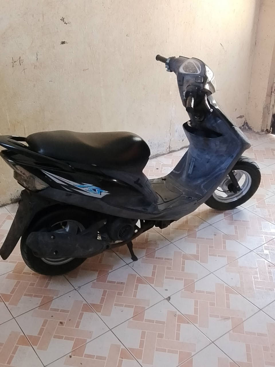 جكفاله عامه صارله شهرين من نازله من الرمبه ب 1 و 200 رايده ب800 مستعجل عل بيعه ***********
