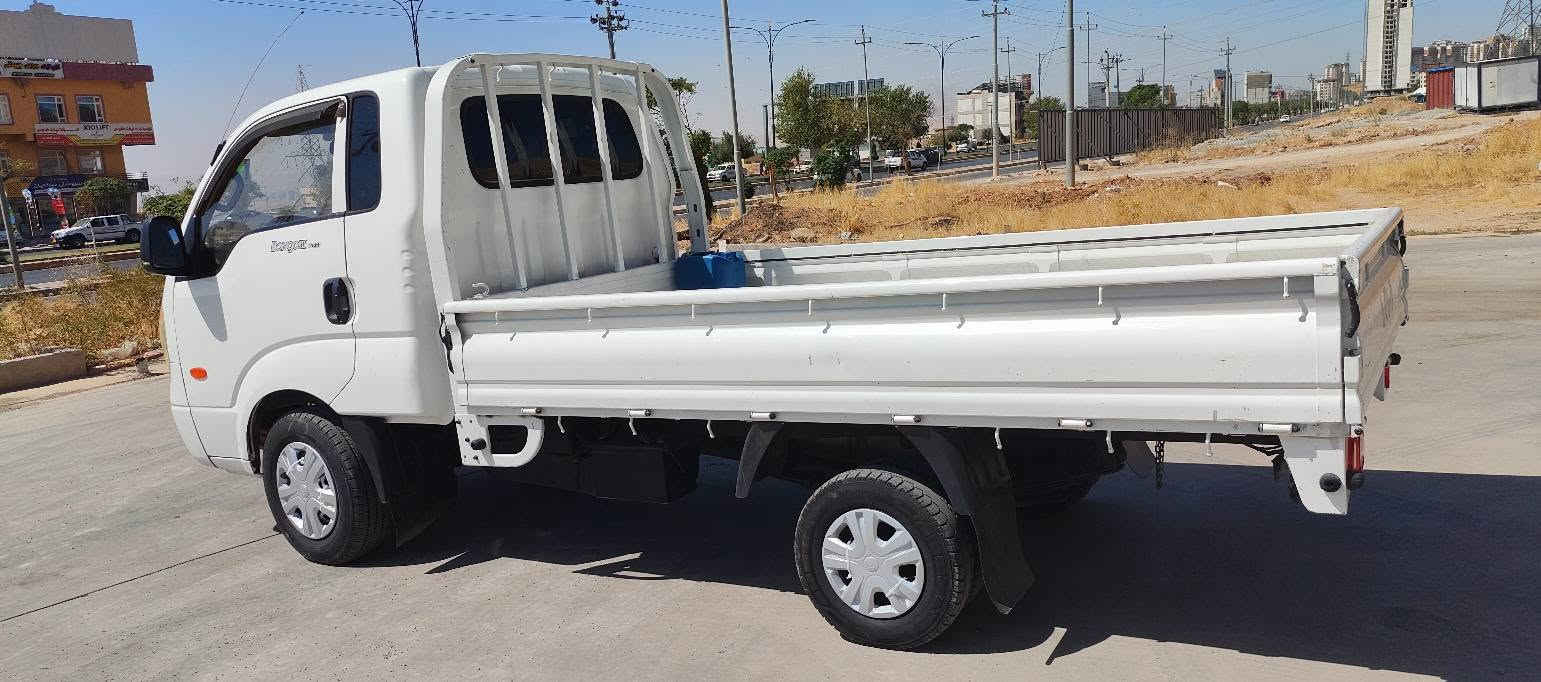 سەرەتا بەناوی خوا 
کیا بیلاد 2010 توماتیک
5دووگمە 
تەنها 120هەزار ڕۆشتووە
سەلە 
کوشن هیتەر 
ئاوینە کارەبای
تەبرید 
کارەبای بەسراوە 
بودی سفر
قەترە قەترە غایزی نییە 
هەمو کیانی سە یارە کە دەقی شەریکە
ماوەتەوە 
تاقانە تاقانە 
***********
***********
