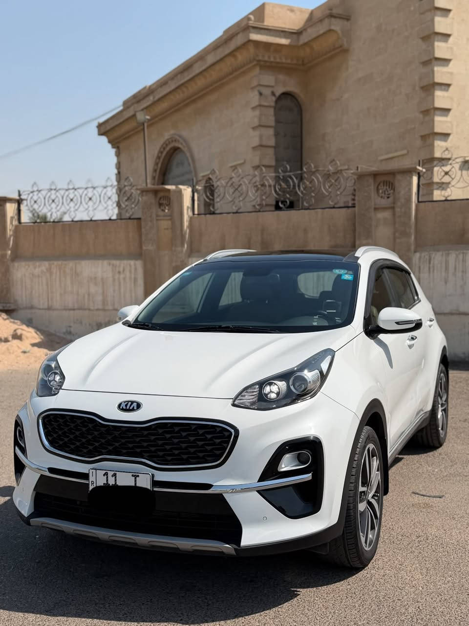 السلام عليكم
للبيع كيا سبورتج 2019 خليجي 
المواصفات فول 
بصمة ابواب 
بصمة تشغيل 
فتحة سقف بانوراما 
كراسي كهرباء عدد(2)
سايد بريك بصمة 
جنطة كهرباء 
مري شفط
5ويل كب 19
كامرة خلفية دوارة
اريل انفكيشن
شاشة 
شاشة عطلات
حساس امامي
حساس خلفي
يدات نيكل
قطعتين تبريد
اشاير بل مري
لايت زينون
فول تحكمات ستيرن
مثبت سرعة
اوتو هولد
تبريد بيانو 
نظام مناخي منفصل
ماشية 28 الف (حقيقي) 
السيارة عدنة من الزيرو غراضها كاملة بصمات عدد اثنين كتلوكات الشركة سبير منازل بعدهي على وضع الشركة مكفولة كفالة عامة صبغ بارد بيها طخة من جهة باب السايق موضحة بالصور 
السيارة رقم بغداد سنوية باسمي تحويل مباشر ثاني يومً هزة وارقام جديدة 
السعر/17.800$ وبيها مجال
العنوان/بغداد/العامرية
هـ/ ***********

