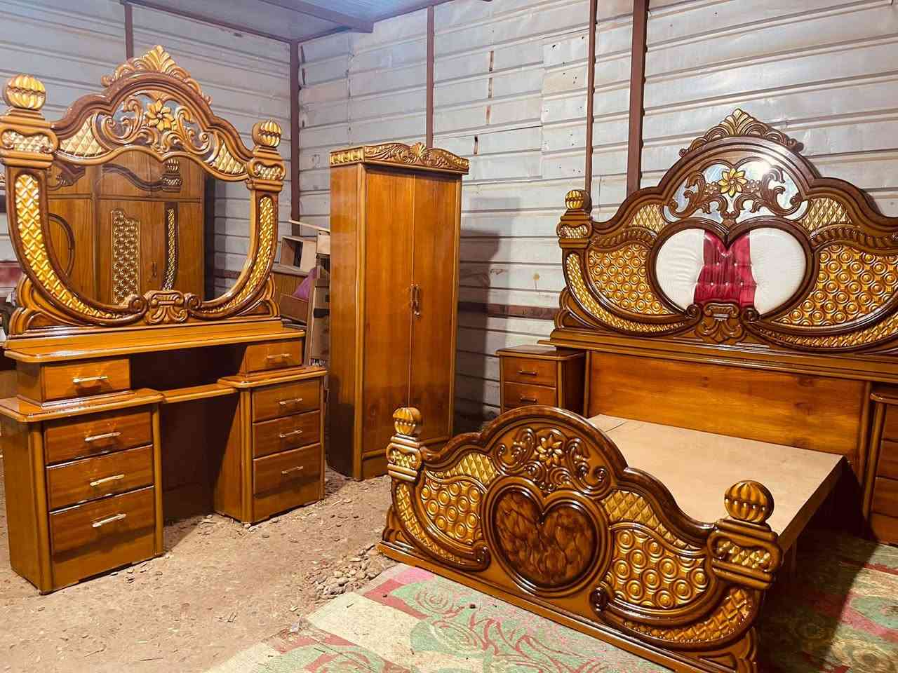 غرفه اخشاب للبيع ست ابواب ملحق نضيف صاج داخل وخارج شغلل تزكام زاويه كنتوريه السعر 650 الإتصال على الرقم *********** بغداد متواجد واتساب وعندي توصيل بكروه
