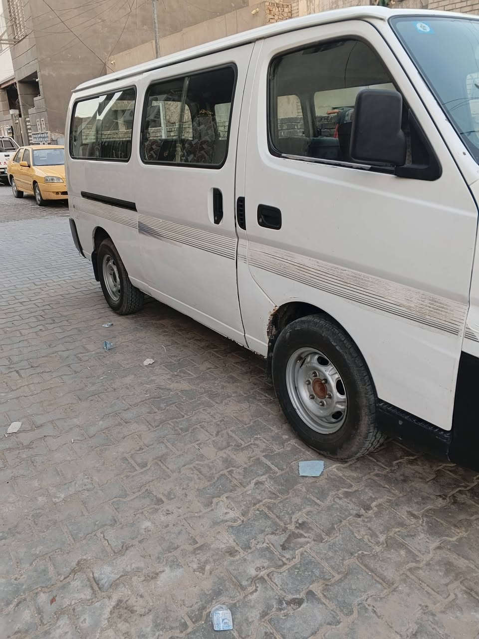 سلام عليكم نيسان يورفان للبيع ٢٠٠٩ ***********
