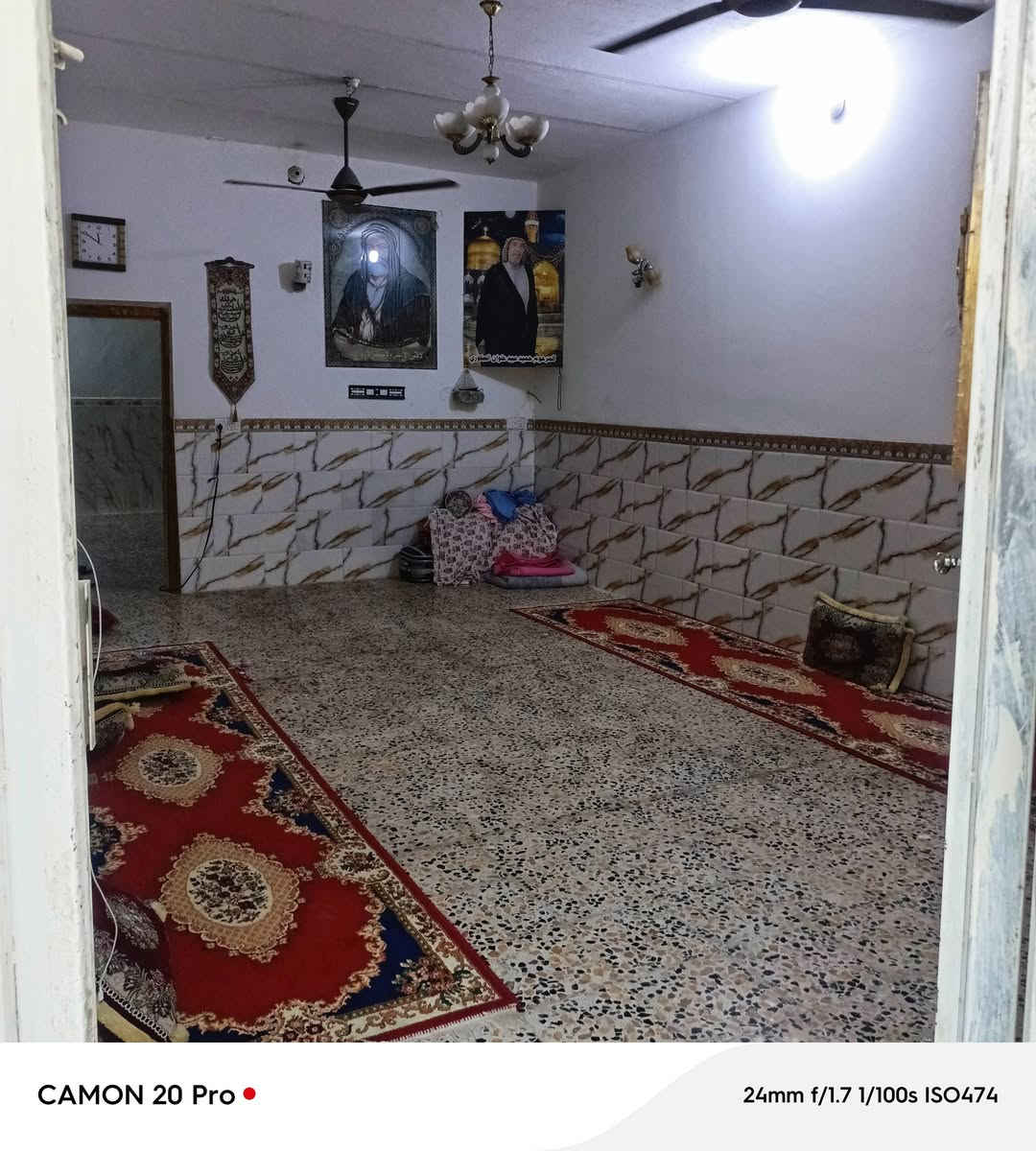 بيت للبيع حي الغدير قرب شئون المرئة المساحه 300 باقي تفاصيل على النتصال ***********
